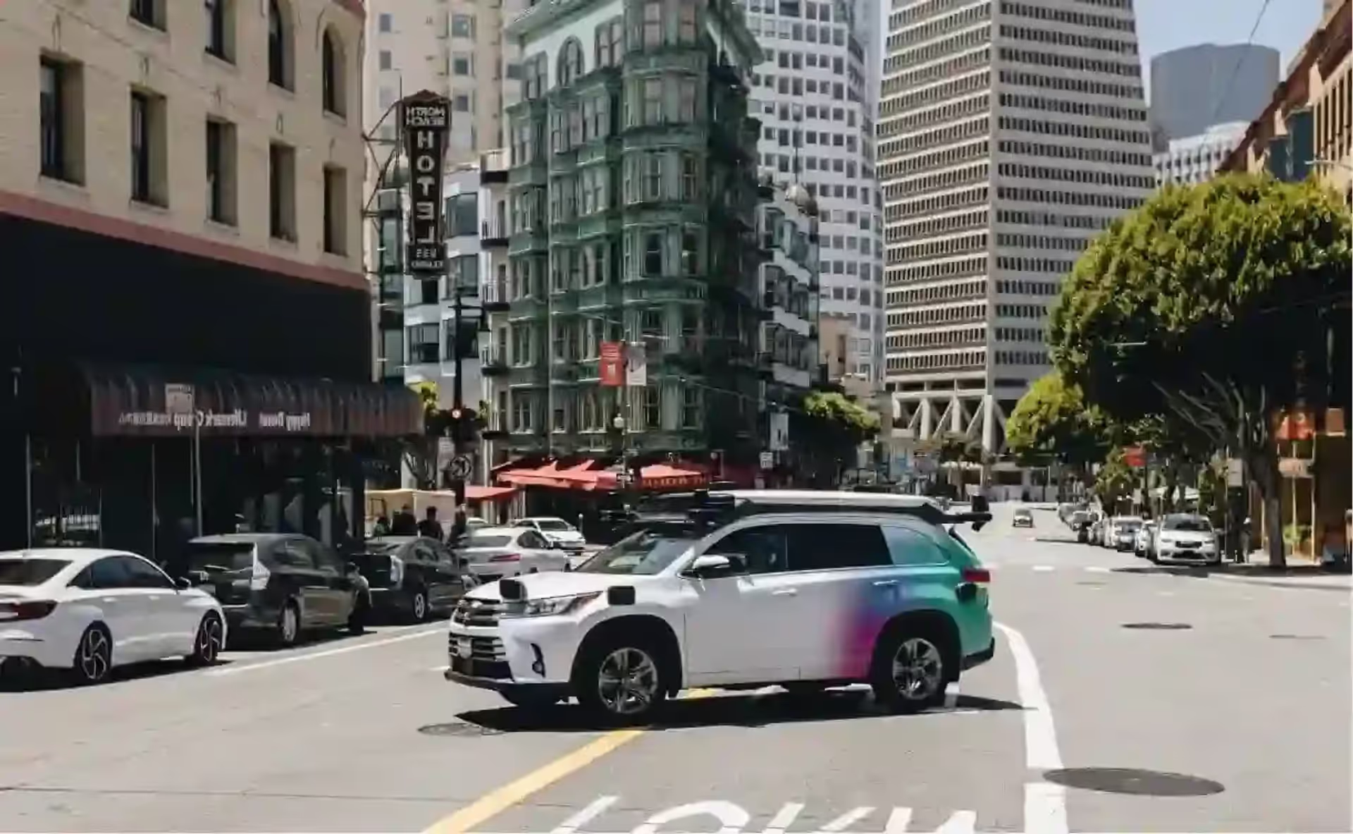 The Rise of AI-Powered Luxury Vehicles: Autonomous Driving and the Future of High-End Travel